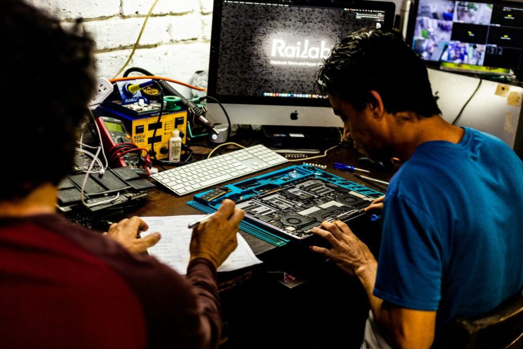 Microsoft opens its quantum tools to a wider developer audience