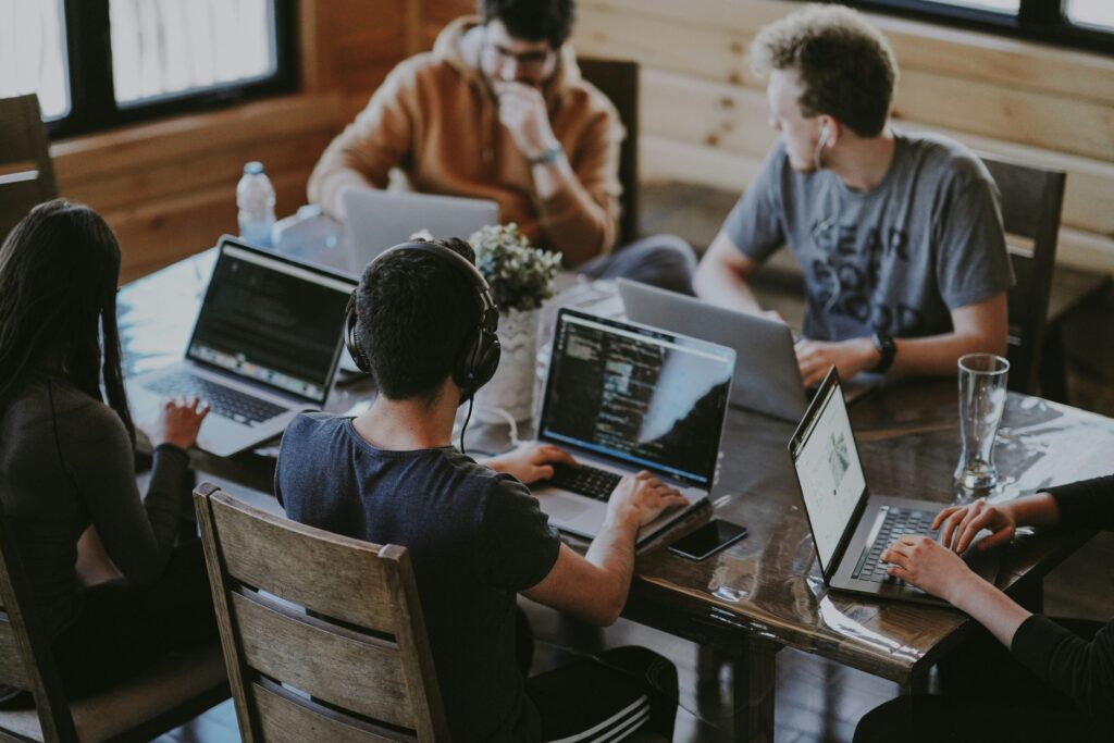 Why Enterprise Teams Are Moving Beyond Pure Headless to Hybrid CMS
